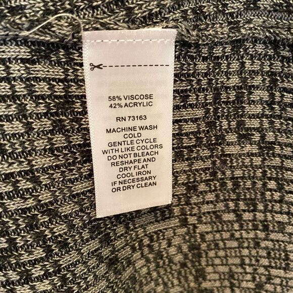 CUPIO‎ Curvy grey heather trapeze high low sweater - Picture 7 of 11